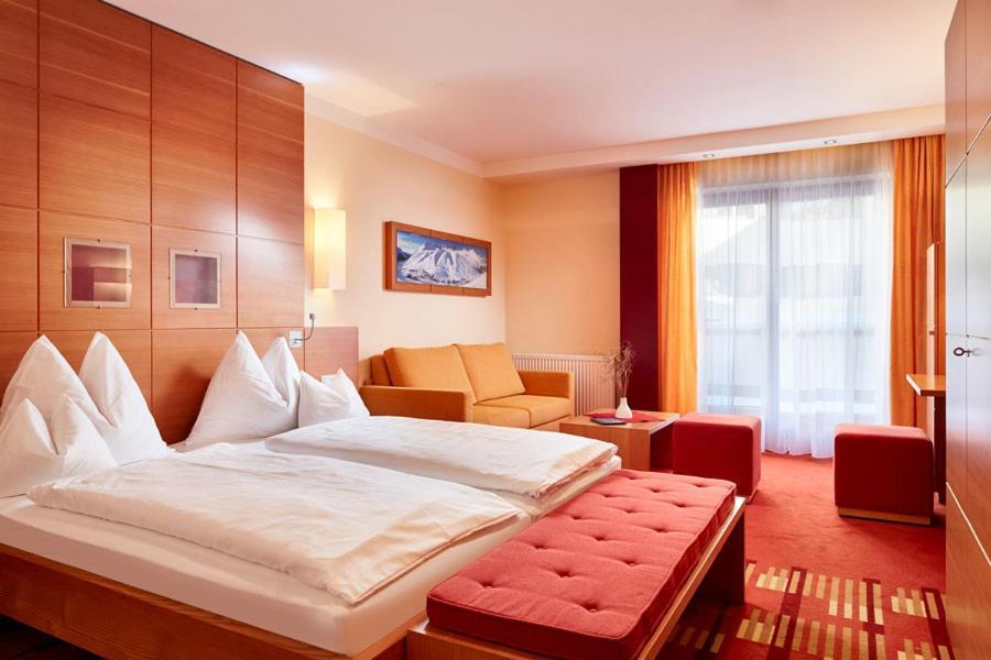 Hotel Konradin Кюгтай Екстер'єр фото